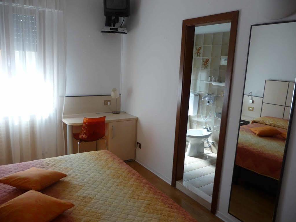 Albergo Aurora 말세진느 외부 사진